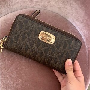 michael kors wallet